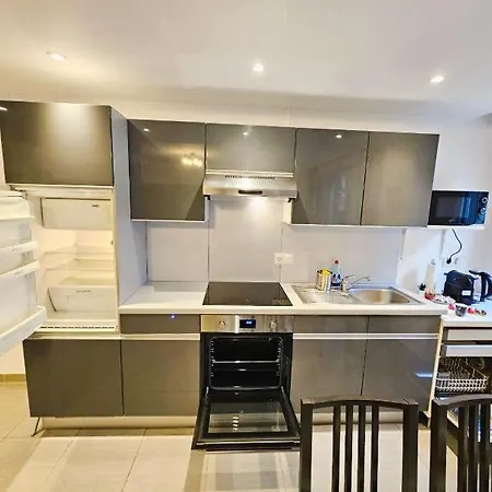 Exceptional 1br In City-gar19